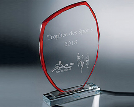 R&eacute;compense sportive en verre grav&eacute;